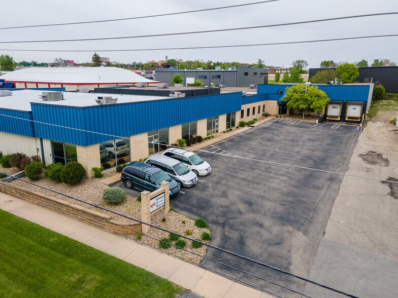 More Photos Of 1304 Valleyhigh Dr NW, Rochester Showroom For Sale