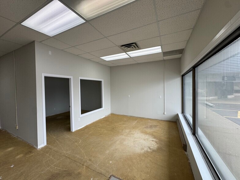 More Photos Of 295 Southgate Dr, Guelph Flex For Lease