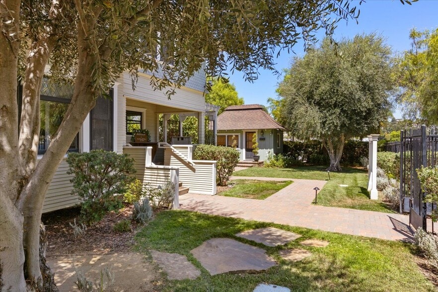 More Photos Of 136-140 W 3rd Ave, Escondido Office For Sale