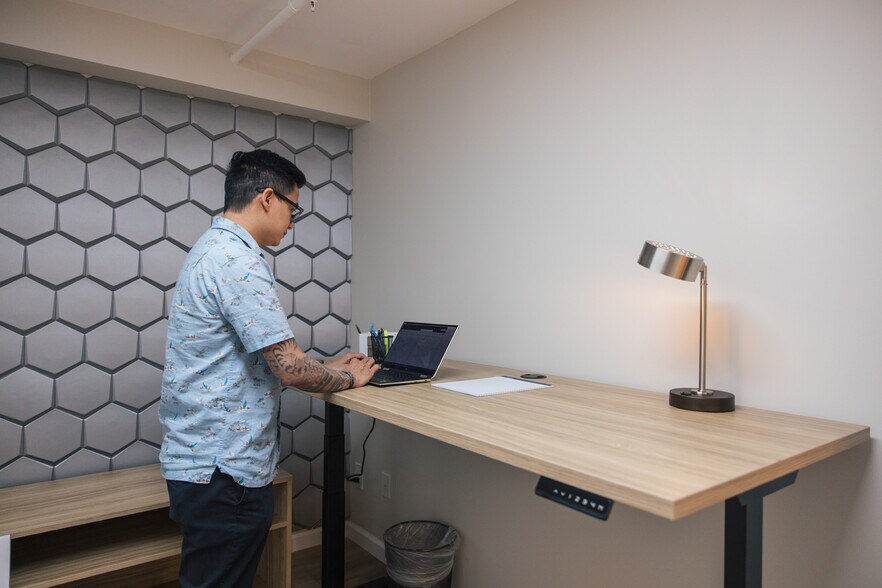More Photos Of 444 Hobron Ln, Honolulu Coworking Space