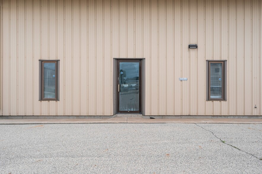 More Photos Of 1373 Kimberly Dr, Neenah Flex For Sale