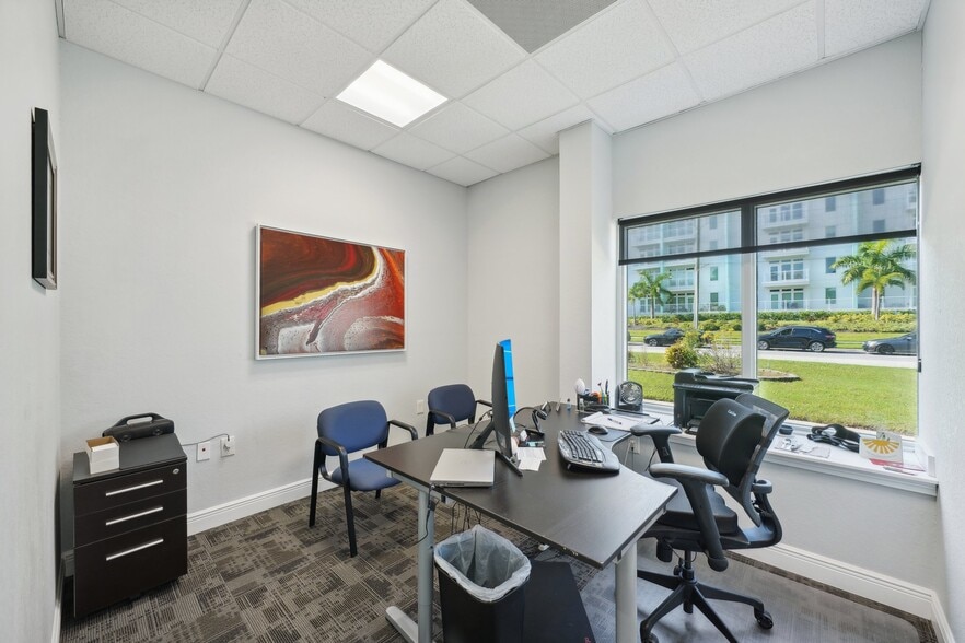 More Photos Of 3209 30th Ave S, Saint Petersburg Office For Lease