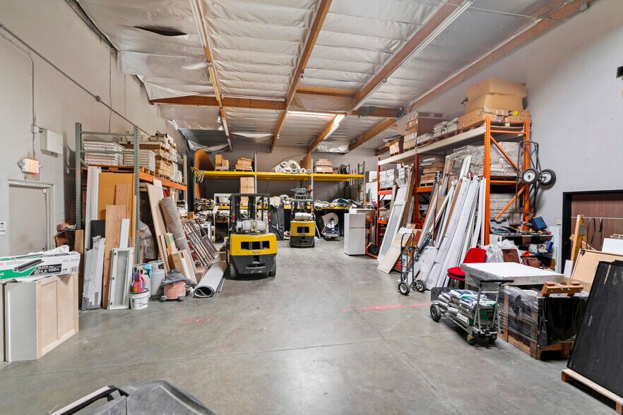 More Photos Of 1301 Foothill Blvd, Azusa Warehouse For Lease