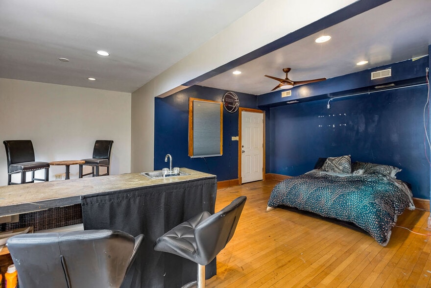 More Photos Of 4034 Hamilton Ave, Cincinnati Storefront Retail Office For Sale