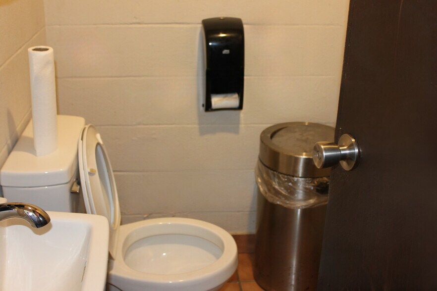 More Photos Of 339 E Main St, Auburn Restaurant For Sale