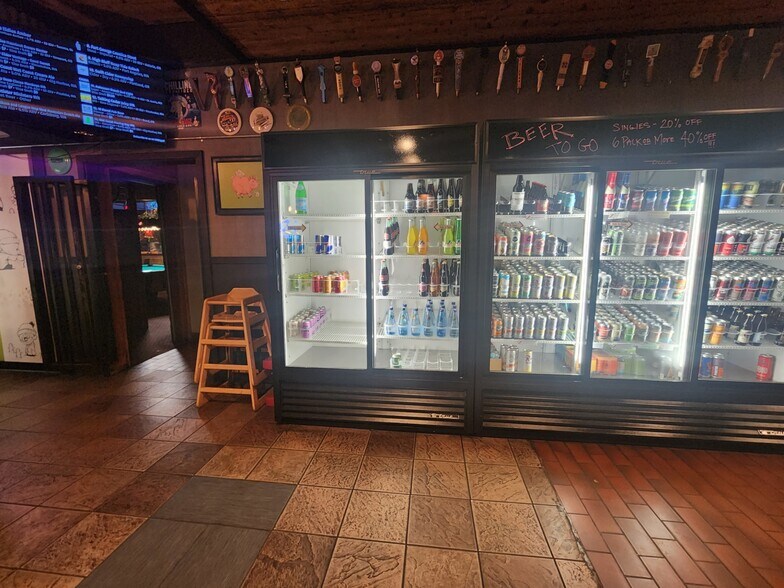 More Photos Of 633 E 1st St, Port Angeles General Retail For Sale