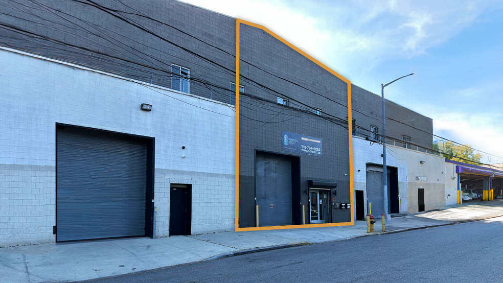 Primary Photo Of 26-44 Borough Pl, Woodside Warehouse For Lease