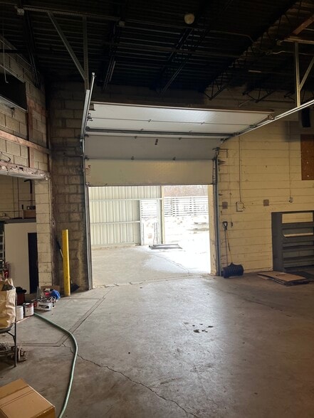 More Photos Of 740 Prairie St, Aurora Manufacturing For Lease