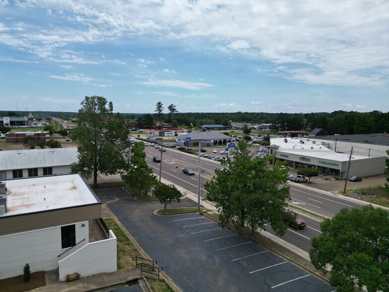 More Photos Of 346 Crossgates Blvd, Brandon Medical For Sale