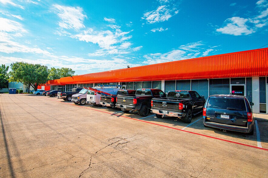 More Photos Of 4111 US Highway 80, Mesquite Flex For Sale