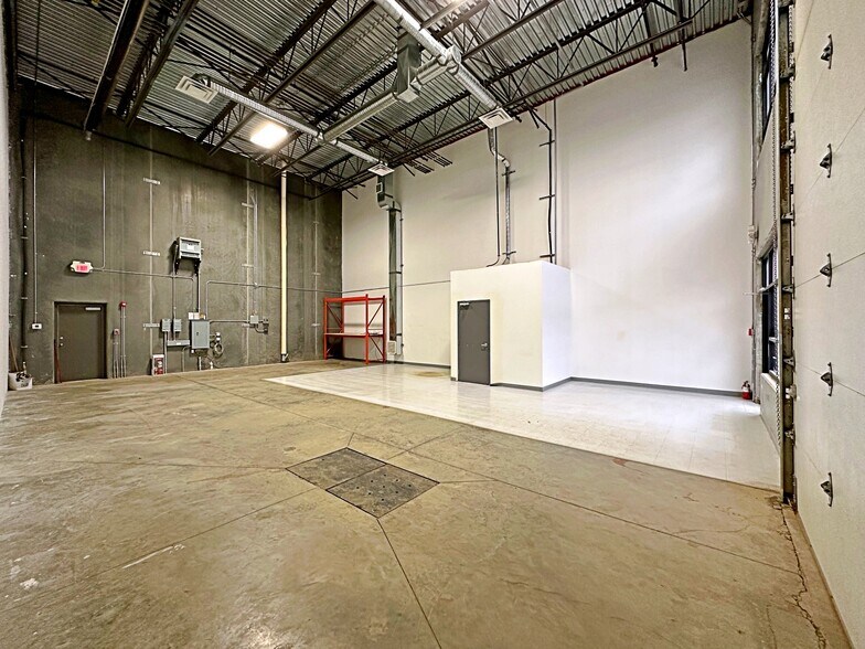 More Photos Of 400 Mackenzie Blvd, Fort McMurray Flex For Sale