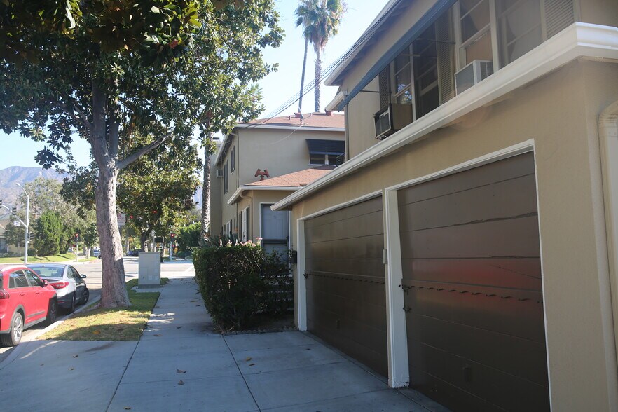 More Photos Of 988 W Glenoaks Blvd, Glendale Apartments For Sale