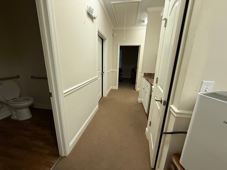 More Photos Of 2611 Commons Blvd, Augusta Office For Lease