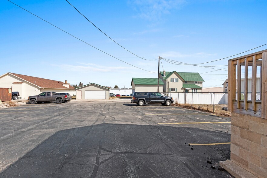 More Photos Of 1308 Washington St, Manitowoc Office For Sale