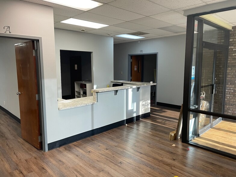 More Photos Of 876-878 Hillcrest Rd, Mobile Industrial For Sale