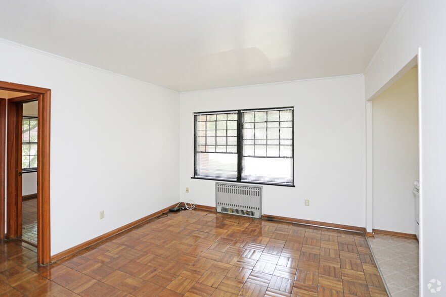 More Photos Of 3333 Grand Ave, Des Moines Apartments For Sale