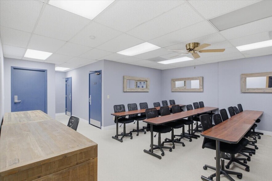More Photos Of 235 Union St NE, Salem Office For Sale