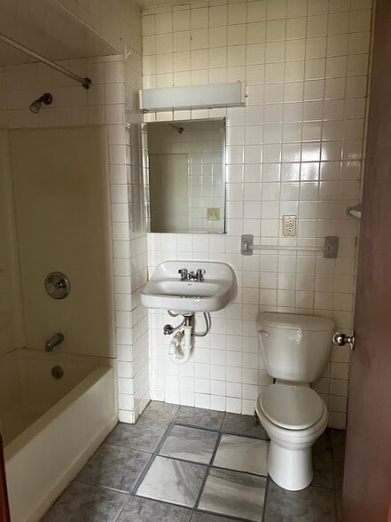 More Photos Of 432 N Gettysburg Ave, Dayton Apartments For Sale