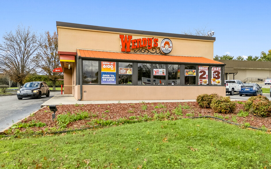 Primary Photo Of 1735 Decherd Blvd, Decherd Fast Food For Sale