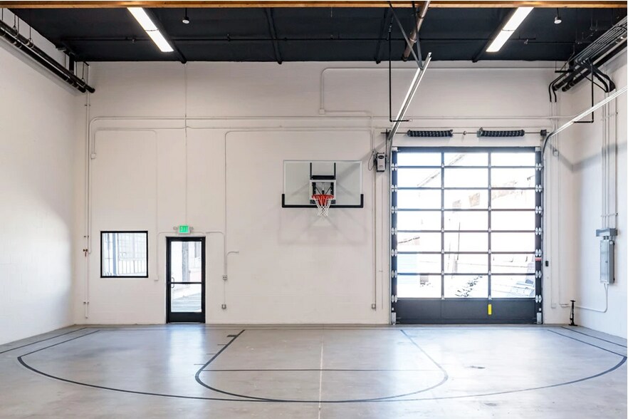 More Photos Of 371 S Anderson St, Los Angeles Flex For Sale