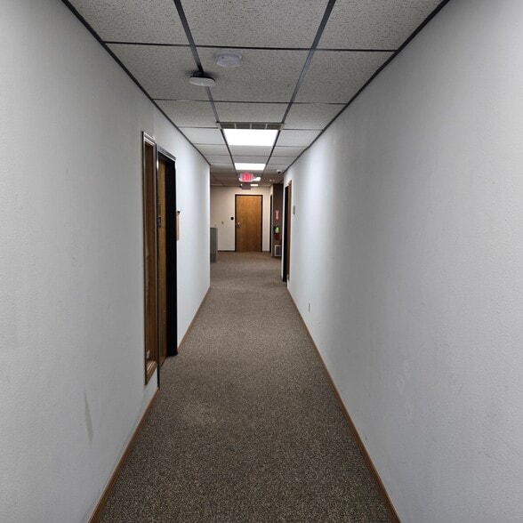 More Photos Of 1309-1313 W Ash Ave, Duncan Office For Sale