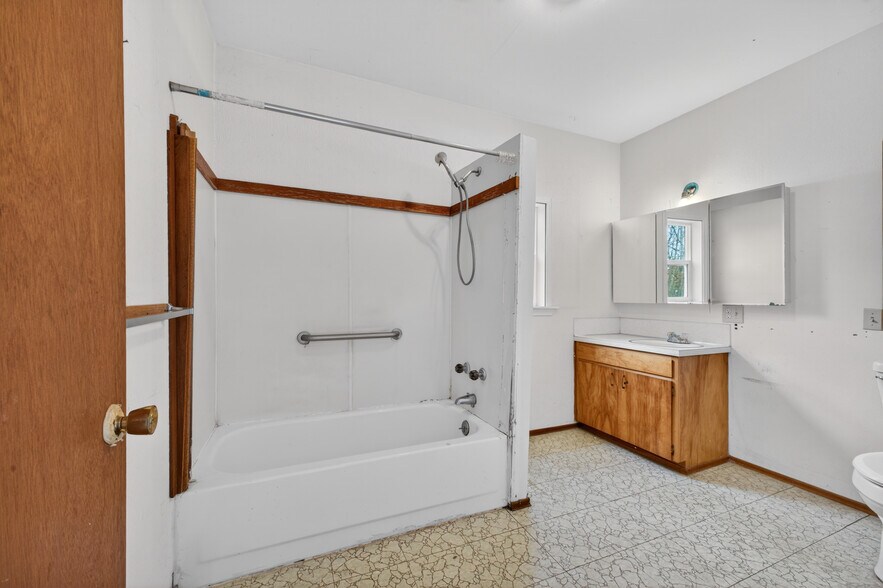 More Photos Of 1315 S 23rd St, Tacoma Storefront Retail Residential For Sale