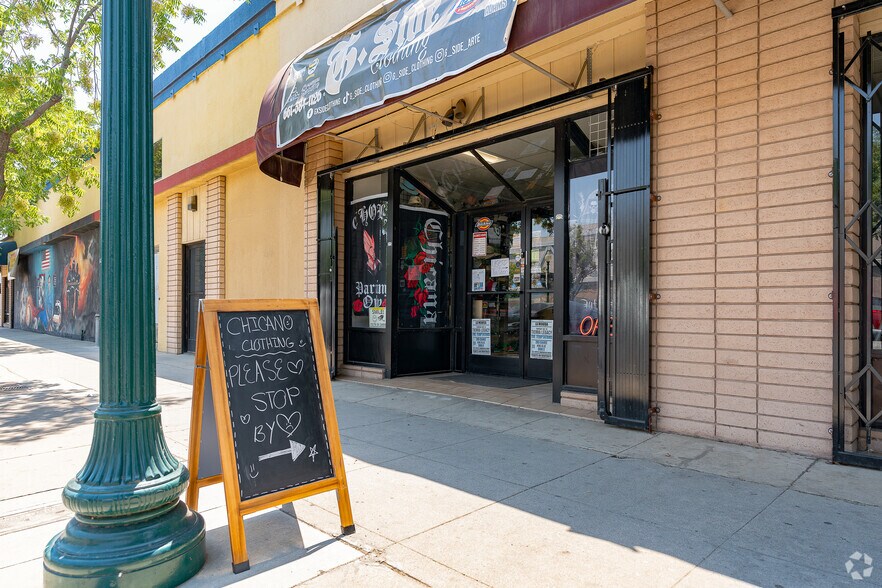 More Photos Of 2021 Chester Ave, Bakersfield Storefront For Lease