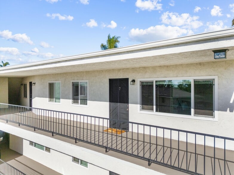 More Photos Of 207 W Marquita, San Clemente Apartments For Sale