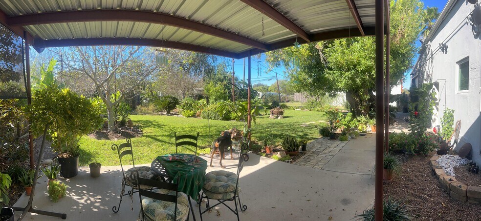 More Photos Of 316 Main St st, Seadrift Light Manufacturing For Sale