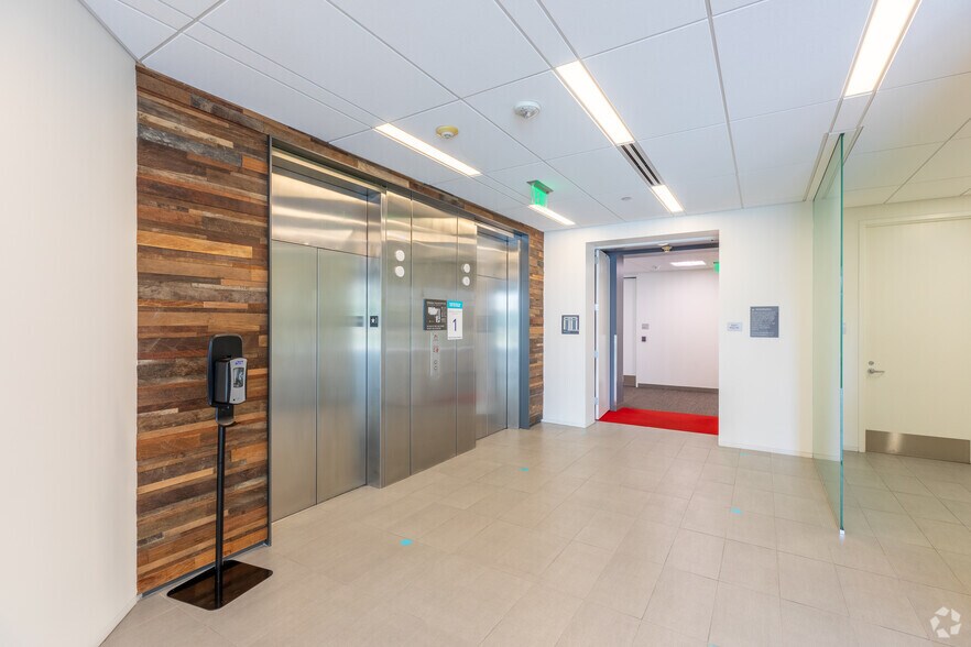 More Photos Of 9868 Scranton Rd, San Diego Office For Lease
