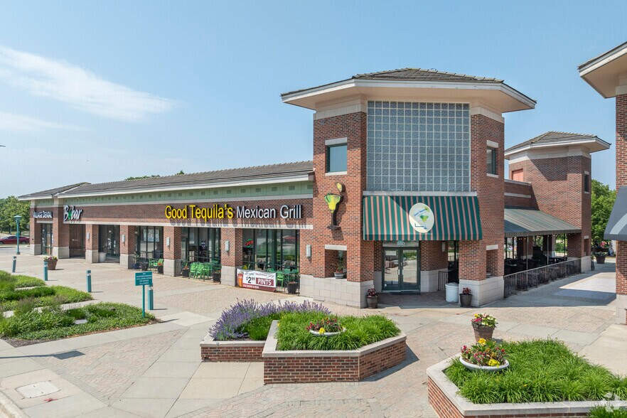 More Photos Of 980 Elk Grove Town Ctr, Elk Grove Village Unknown For Lease