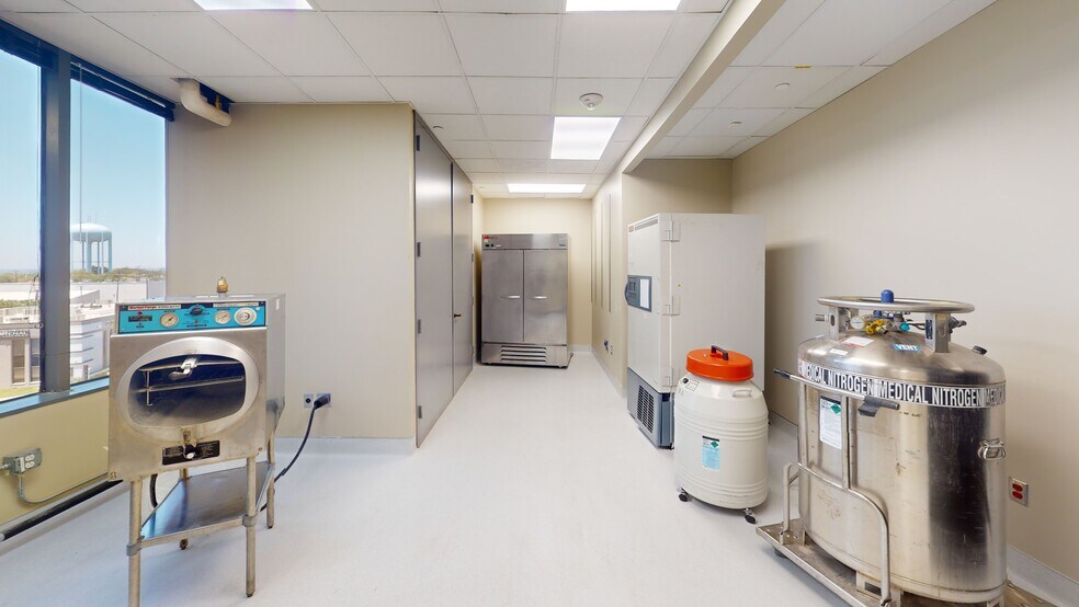 More Photos Of 8122 Datapoint Dr, San Antonio Medical For Lease