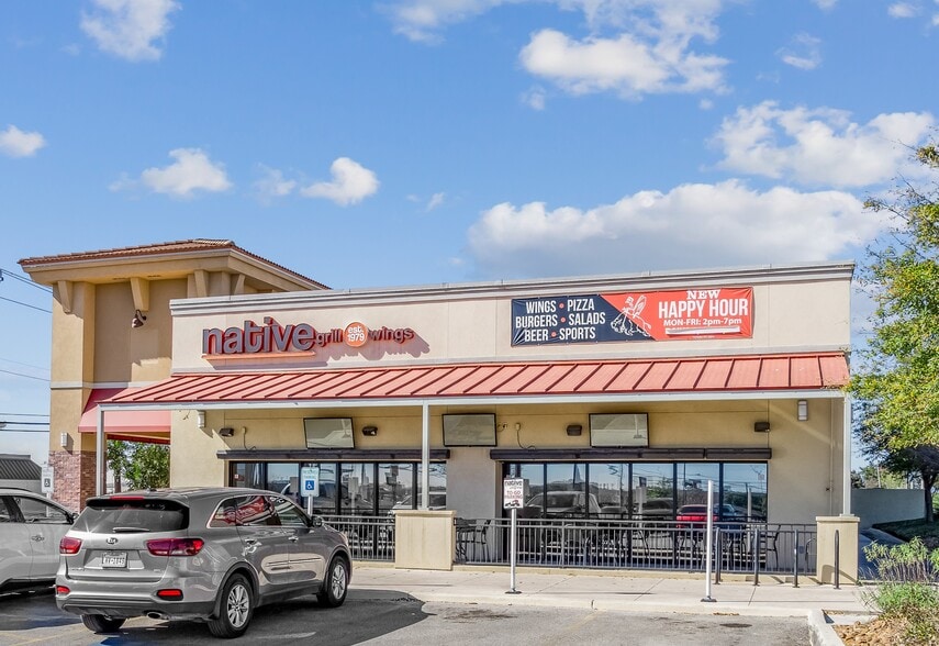 More Photos Of 3238 Wurzbach Rd, San Antonio Restaurant For Lease