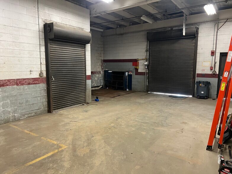 More Photos Of 3 Fergueson Dr, Parkersburg Warehouse For Lease