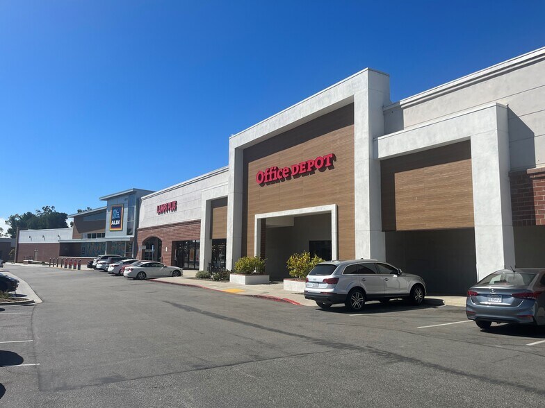 More Photos Of 4687-4731 Telephone Rd, Ventura Unknown For Lease