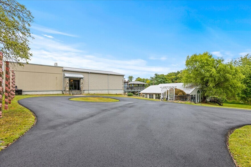 More Photos Of 1067 Totem Rd, Bensalem General Retail For Sale