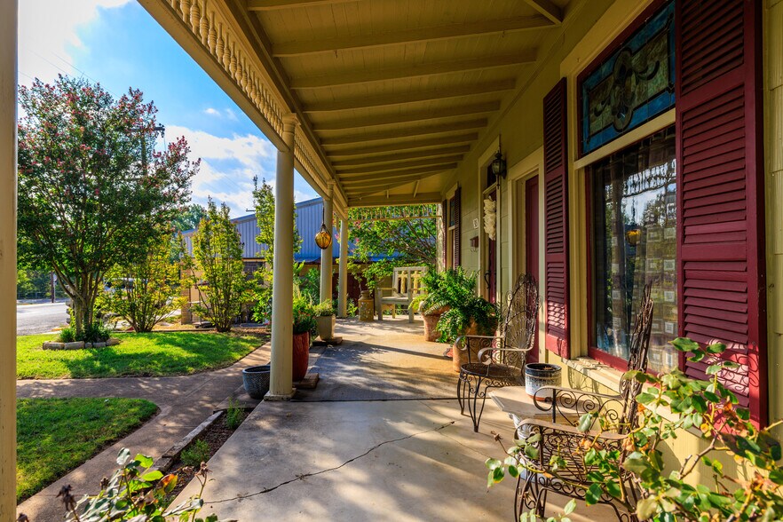 More Photos Of 303 W Austin St, Fredericksburg Office Residential For Sale