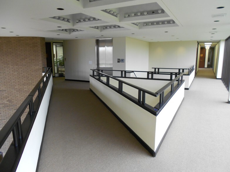 More Photos Of 3833 S Texas Ave, Bryan Office For Lease