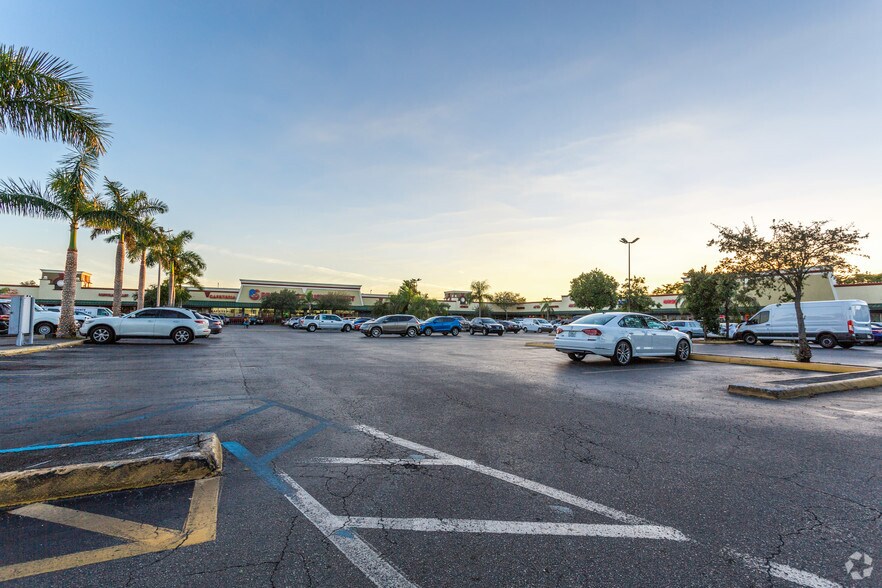 More Photos Of 1550 W 84th St, Hialeah Coworking Space