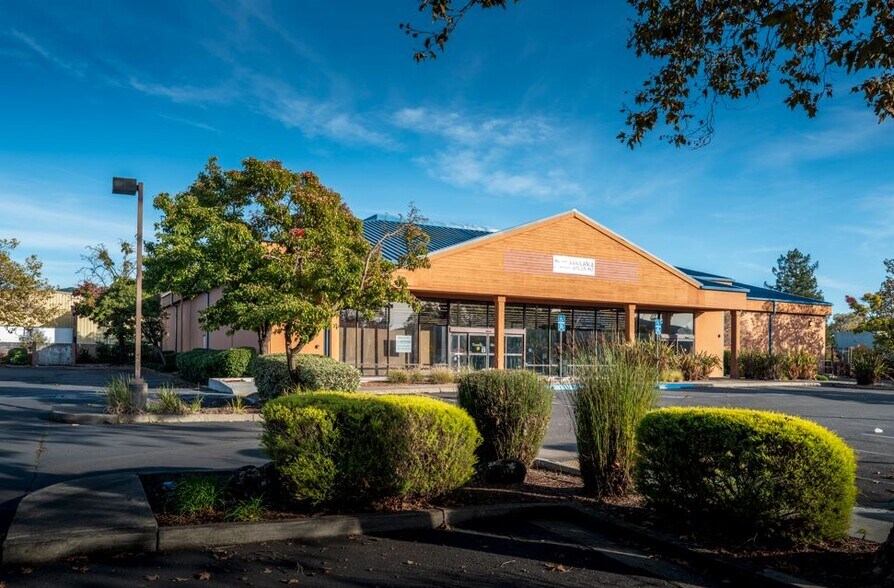 More Photos Of 2720 Santa Rosa Ave, Santa Rosa Freestanding For Lease