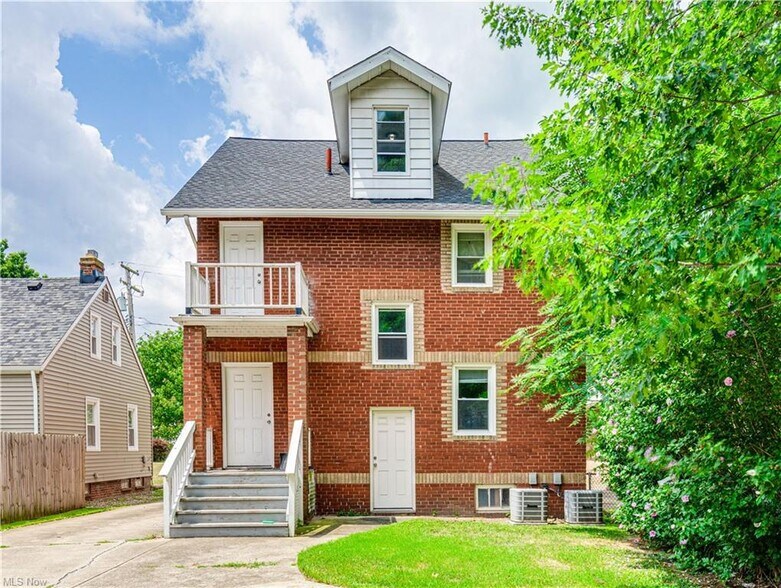 More Photos Of 5521 W 48th St, Parma Apartments For Sale