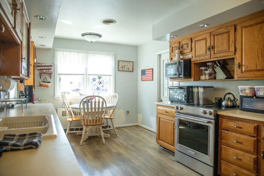 More Photos Of 719 S DuPont Blvd, Milford Flex For Sale