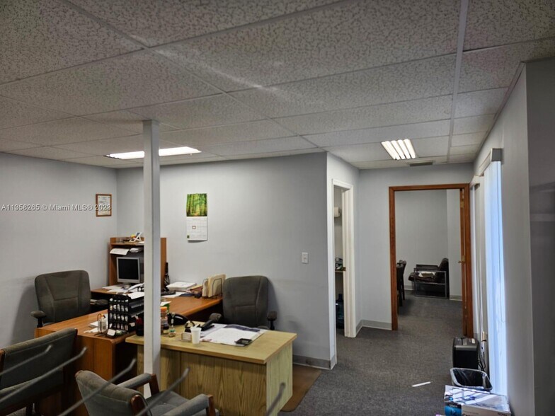 More Photos Of 10475 NW 37th Ter, Miami Warehouse For Lease