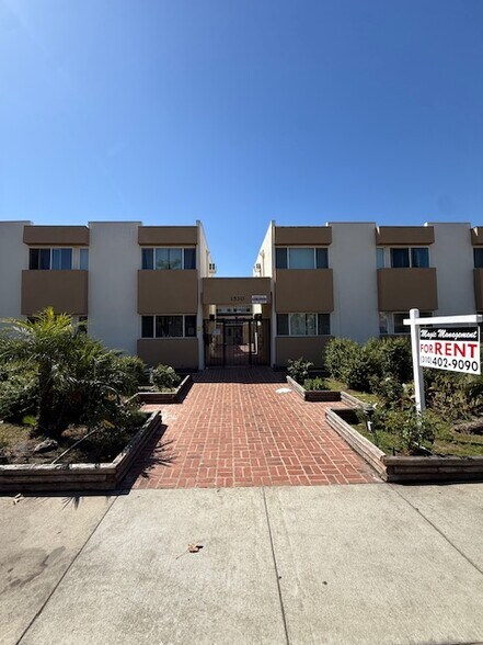 Primary Photo Of 1530 E Broadway, Glendale Apartments For Sale