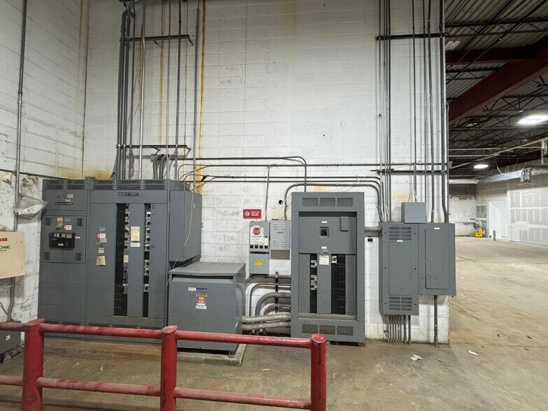 More Photos Of 1001-1003 S Bishops Ave, Rolla General Retail For Lease