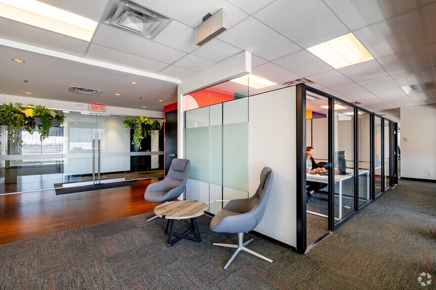 More Photos Of 7055 Boul Taschereau, Brossard Office For Lease
