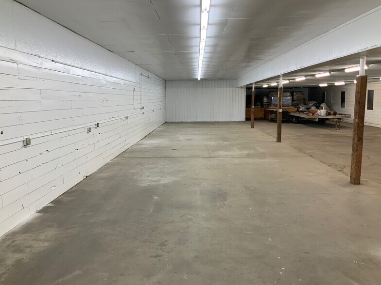 More Photos Of 28 East Elm Street, Saint Joseph Manufacturing For Lease