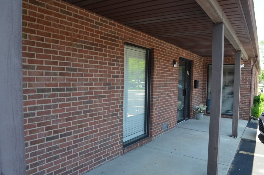 More Photos Of 623 Park Meadow Rd, Westerville Office For Lease