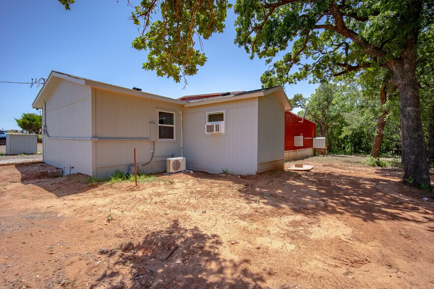 More Photos Of 1402 Veterans Memorial Hwy, Blanchard Warehouse For Sale