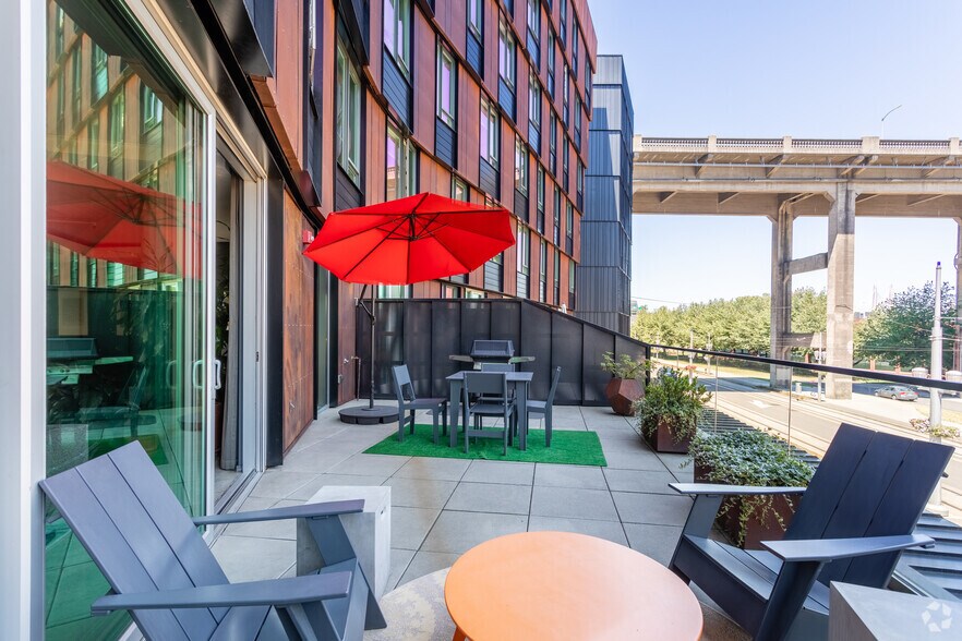 More Photos Of 3155 S Moody Ave, Portland Apartments For Lease